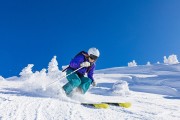 国际帆船锦标赛：战术修正助力逆风取胜，国际帆船大奖赛